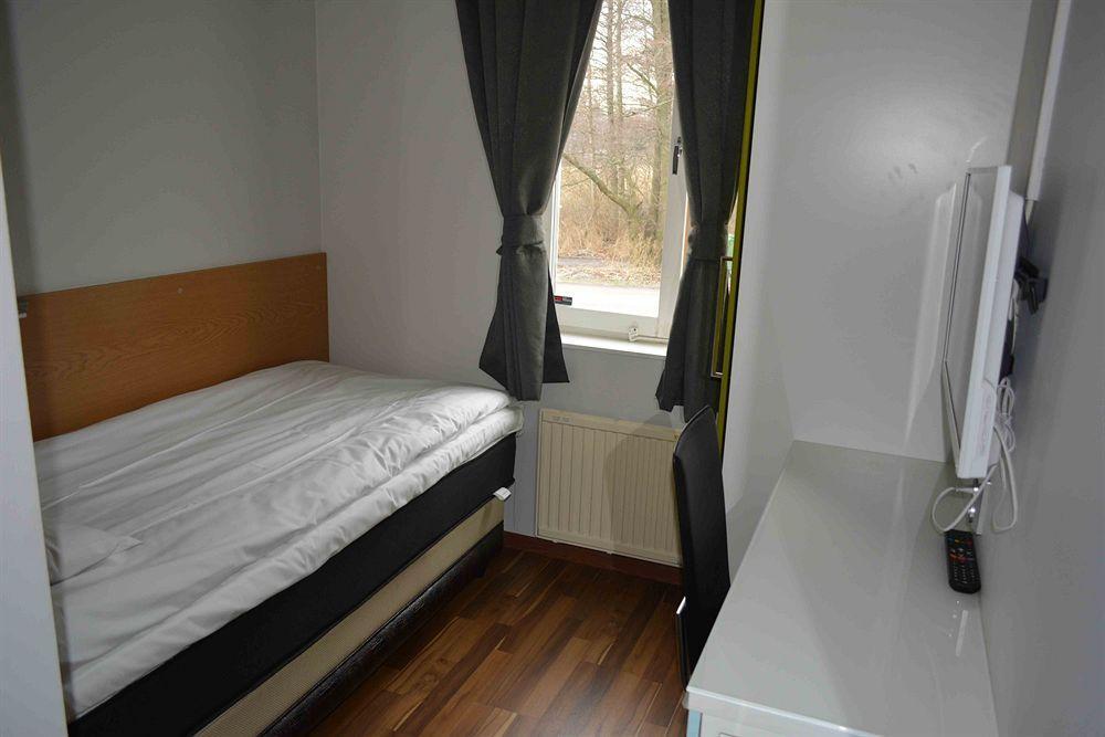 Hotell Angora Соллентуна Экстерьер фото