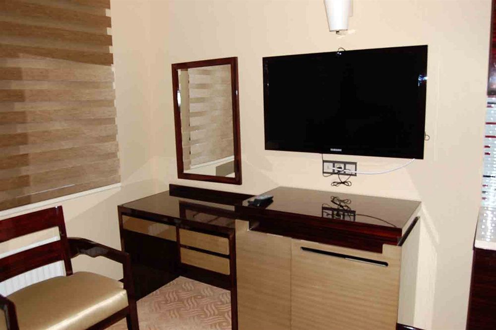 Hotell Angora Соллентуна Экстерьер фото