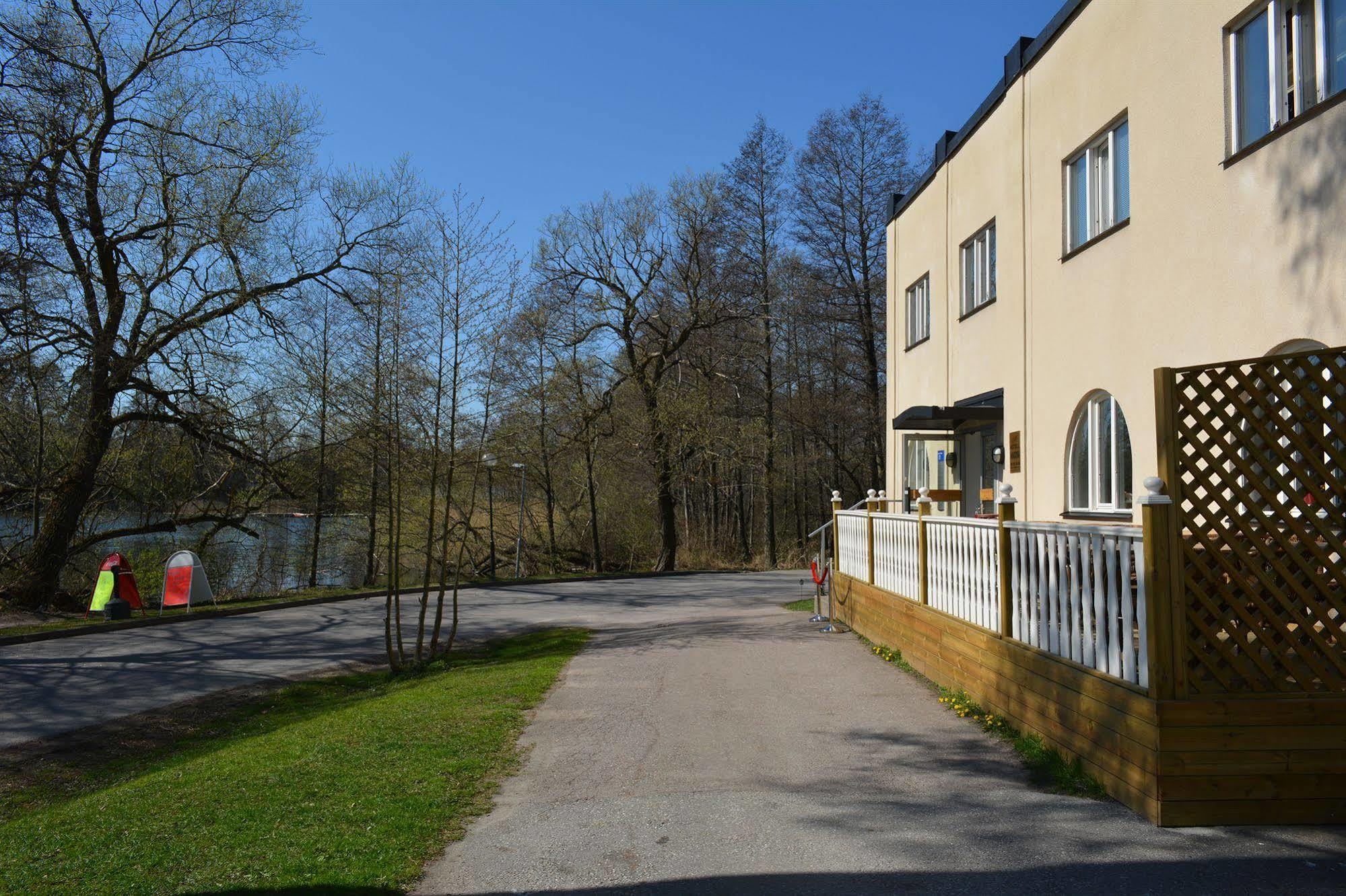 Hotell Angora Соллентуна Экстерьер фото